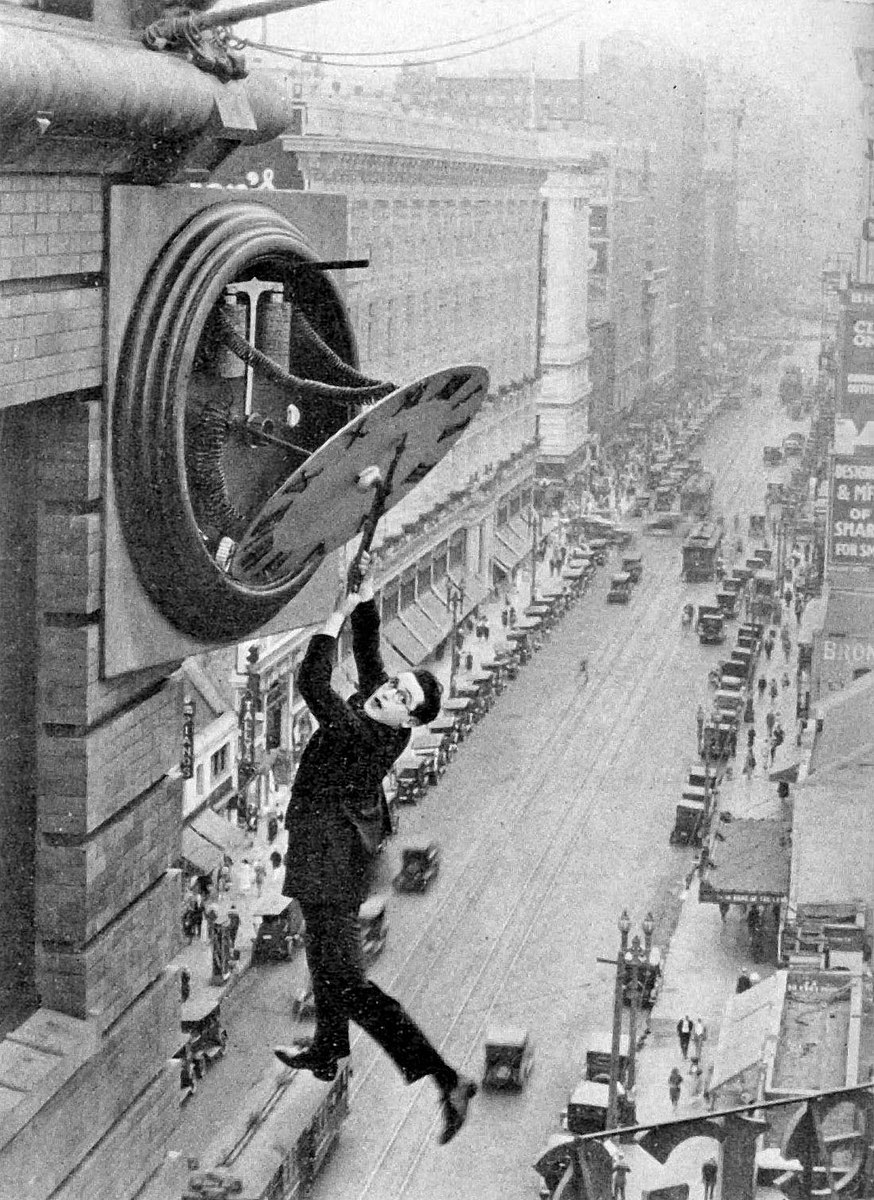 HArtold Lloy, Harold Lloyd hanging from clock, hang from clock, hang, hanging, hanging from building